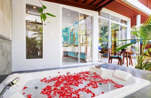 Khao Lak Villa | Jacuzzi Villa in Khao Lak with a romantic outdoor Jacuzzi JV#16