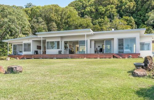 Myocum House | Jali Burugar - serene hinterland retreat with pool