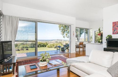 Myocum House | Jali Burugar - serene hinterland retreat with pool