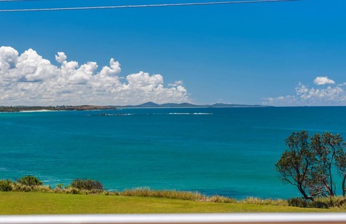 Woolgoolga Apartment | Jambi Ocean View - oceanfront Woolgoolga