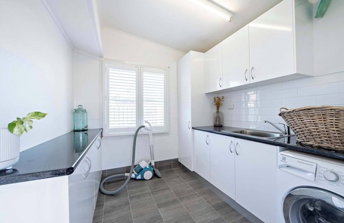 Dubbo House | James Cottage - Close to CBD, Charm Awaits