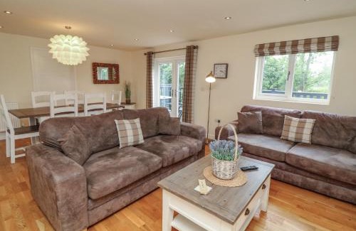 Brigg House | James Ville Marina Lodge 14