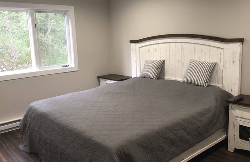 Warrior's Mark Condo | JAN SALE 7 min walk 2 Peak 9 base/town Large 2 bed/bath condo sleeps 6 Hot Tub