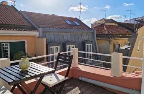 Lisbon Old Town Apartment | Janelas Verdes - Peaceful Views