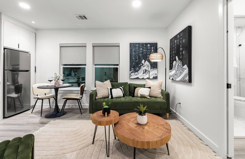 Oak Cliff Apartment | Japandi Style 1BR Escape w EV Charger, Bishop Arts