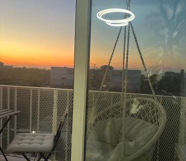 Timisoara Apartment | Japanese Studio with Hammock and Sunset View