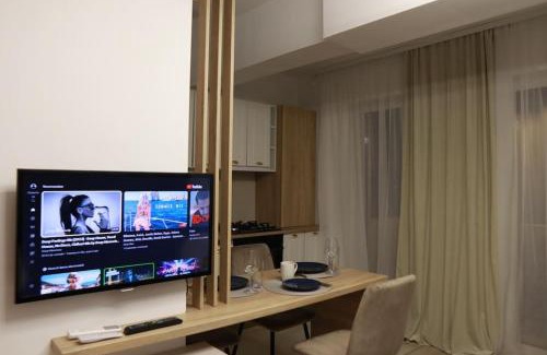 Timisoara Apartment | Japanese Studio with Hammock and Sunset View