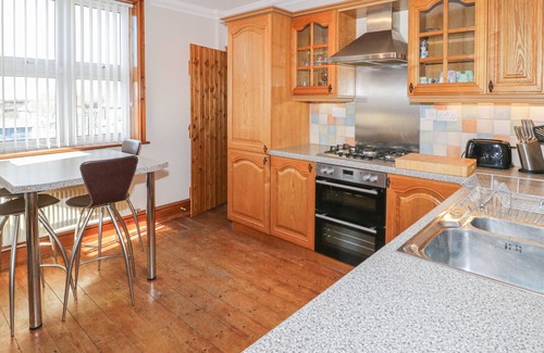 Rhuddlan Cottage | JASMINE COTTAGE, pet friendly, character holiday cottage in Rhuddlan