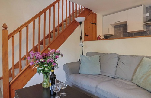 South Perrott Cottage | JASMINE COTTAGE, pet friendly, character holiday cottage in Mosterton