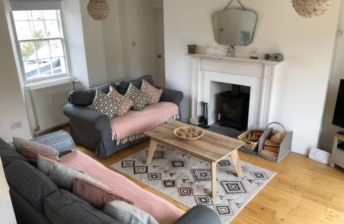 Kilconquhar Apartment | Jasmine Cottage, sleeps 6 near Elie, with garden