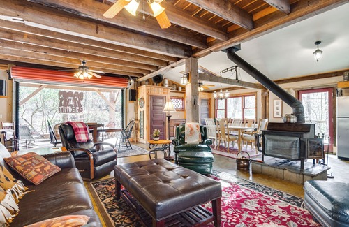 Jasper Cottage | Jasper '7 Timbers' Cabin on 10 Acres w/a Creek!