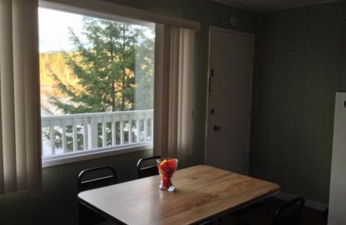 Clearwater Hotel | Jasper Way Inn Resort & Campground