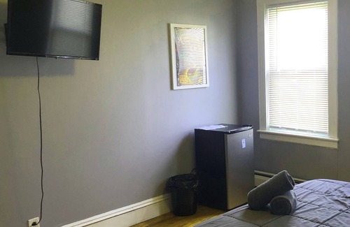 Warwick House | Java Suite #1