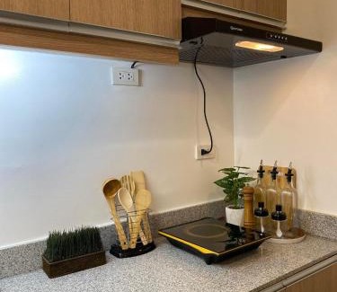 Sasa Apartment | Jay's Condo @ Arrezo