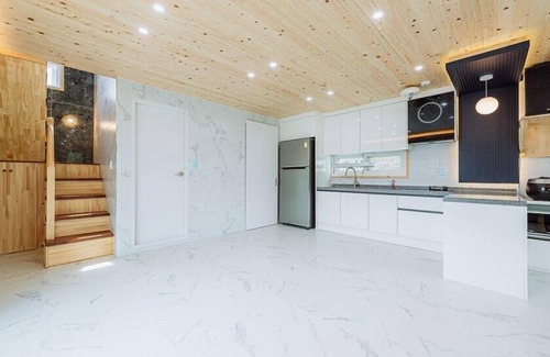Buk House | jayeonsog gong gan