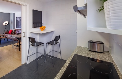 El Camp de l'Arpa del Clot Apartment | Jazz-Inspired Apartment in Eixample in City Center