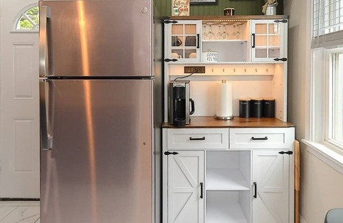 Parkville Apartment | Jazzkey Suite & Kindred Retreat