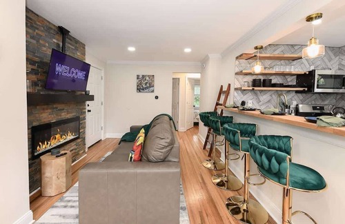 Parkville Apartment | Jazzkey Suite & Kindred Retreat