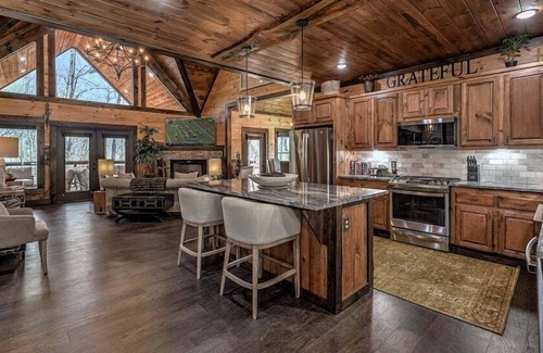 Blue Ridge Cabin | Jazzy's Cozy Creekside - Hot Tub | Game Room | Screened Decks