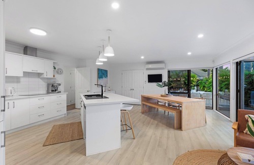 Papamoa Beach House | JB's Sanctuary - Papamoa Holiday Home