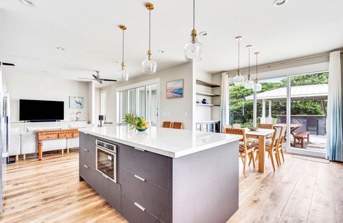 Poipu House | JC Surf House: Elegant 5BR w/Pool, BBQ & Ocean Views