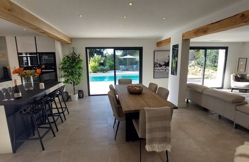 Roquefort-les-Pins Villa | JdV Holidays Villa Hellébore, newly-refurbished, walking to village and shops