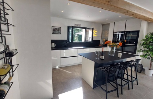 Roquefort-les-Pins Villa | JdV Holidays Villa Hellébore, newly-refurbished, walking to village and shops