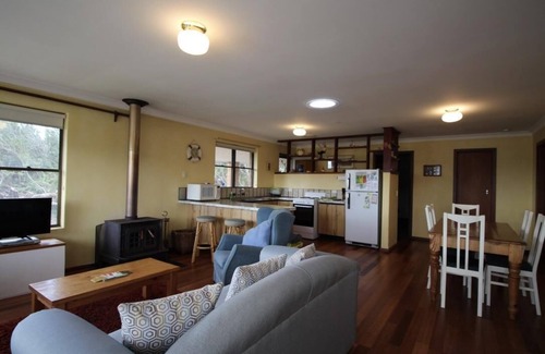 Augusta House | Jen’s Beach House - Jens Beach House - a short walk to the ocean