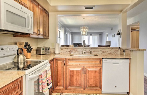 Hutchinson Island South Condo | Jensen Beach Condo w/ Oceanfront Balcony & Pool!