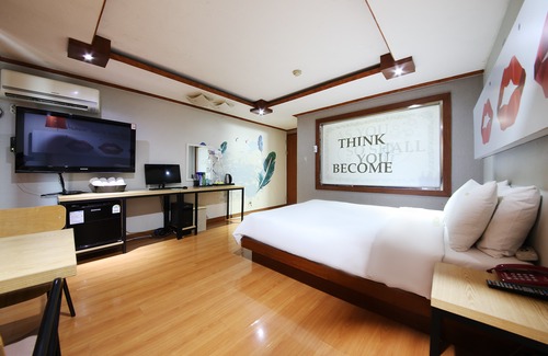 Jeonju Hotel | Jeonju Junghwasan-Dong Loving You
