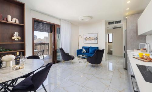 Jerusalem Apartment | Jerusalem Estates D - Luxury Views & Serenity