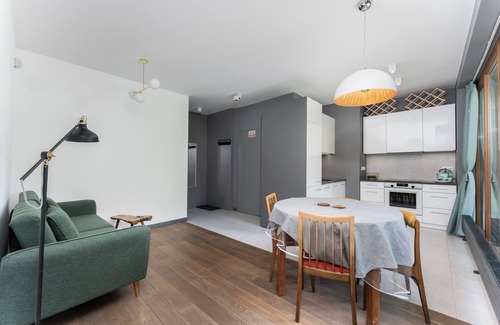 Pradnik Bialy Apartment | Jesionowa Homely Apartment with Garden