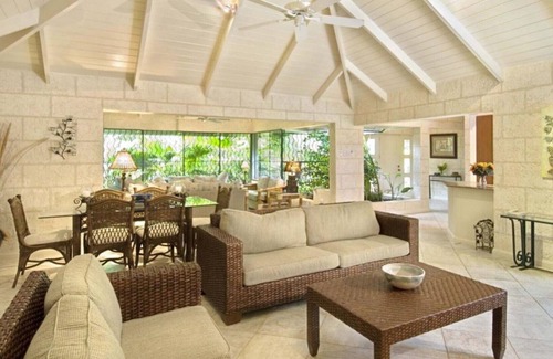 Gibbs Bay Villa | Jessamine - Stunning 4 bedroom villa - Short stroll from Gibbs Beach