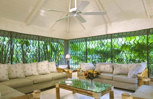 Gibbs Bay Villa | Jessamine - Stunning 4 bedroom villa - Short stroll from Gibbs Beach