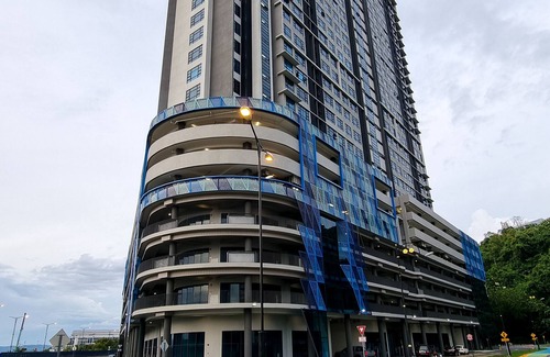 Downtown Kota Kinabalu Apartment | Jesselton Point Homestay