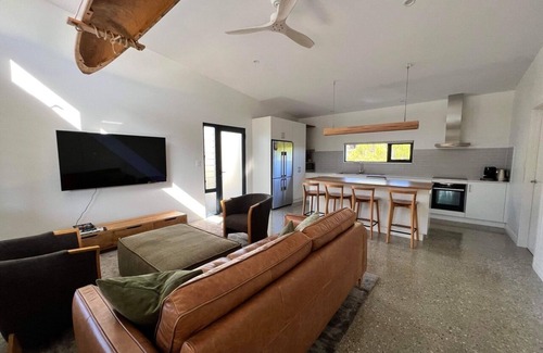 Gnarabup House | Jetty is warm, comfortable and relaxing with a modern coastal charm.