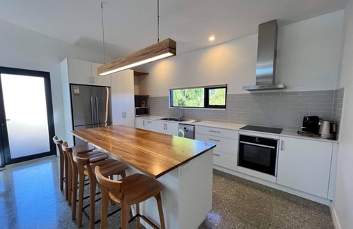 Gnarabup House | Jetty is warm, comfortable and relaxing with a modern coastal charm.