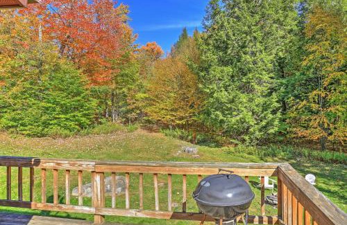 Jewett House | Jewett Cabin with Viewing Deck - 10 Mins to Skiing!