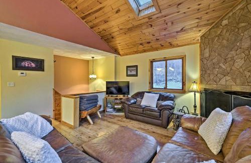 Jewett House | Jewett Cabin with Viewing Deck - 10 Mins to Skiing!