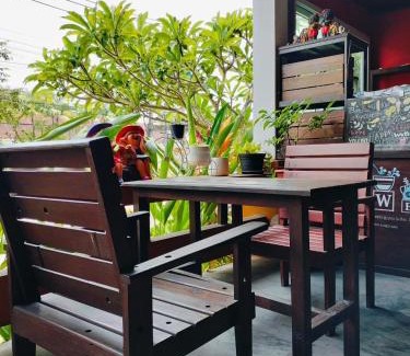 Lipa Noi Resort | Jigsaw Cafe & Resort