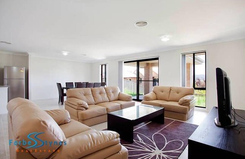 Jindabyne House | Jindabyne Executive.