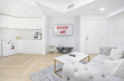 Jumeirah Lake Towers Apartment | JLT apartment sleeps 4 in Central Location!