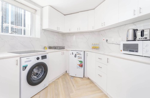 Jumeirah Lake Towers Apartment | JLT apartment sleeps 4 in Central Location!