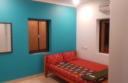Thirunallar House | JMS Guest House