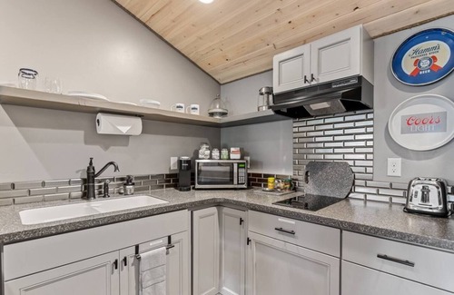 Columbia Falls Apartment | Joe's Saloon - Cabin Near Glacier National Park