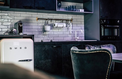 Soell Apartment | JOHN PAUL GEORGE and RINGO Don't let me down - Boutique Apartments OLD SCHOOL