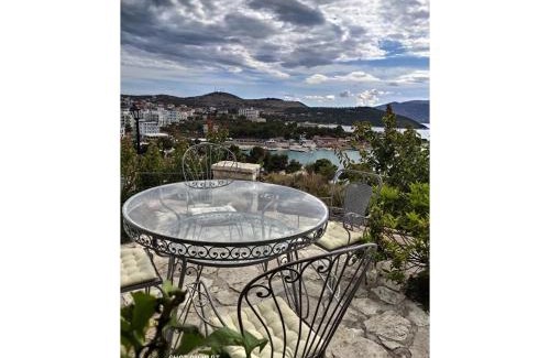 Ksamil House | John's Guesthouse