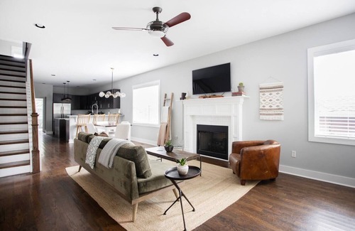 Belmont - Hillsboro House | Johnny & June’s Treehouse - Steps to 12 South
