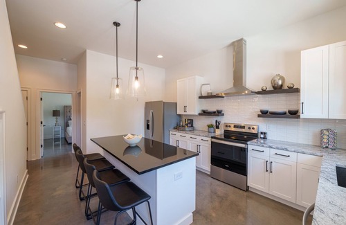 Murfreesboro Condo | Johnny on Maple.Luxury with Relaxing Vibes
