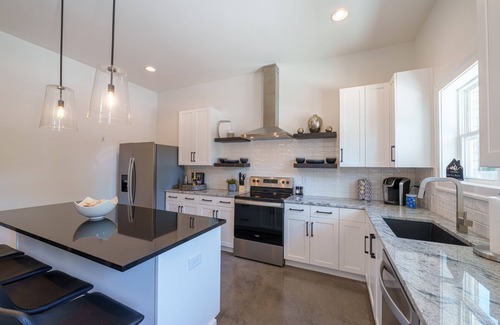 Murfreesboro Condo | Johnny on Maple.Luxury with Relaxing Vibes